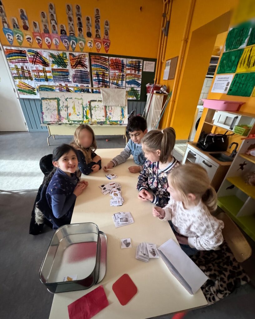 eco-ecole-jeu-sur-le-tri-des-dechets-avec-lena